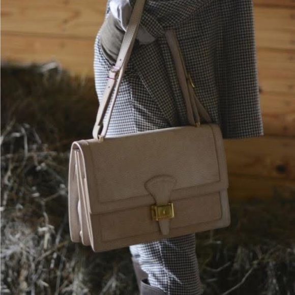 Elegant Brown Leather Shoulder Bag - Picture 9 of 9